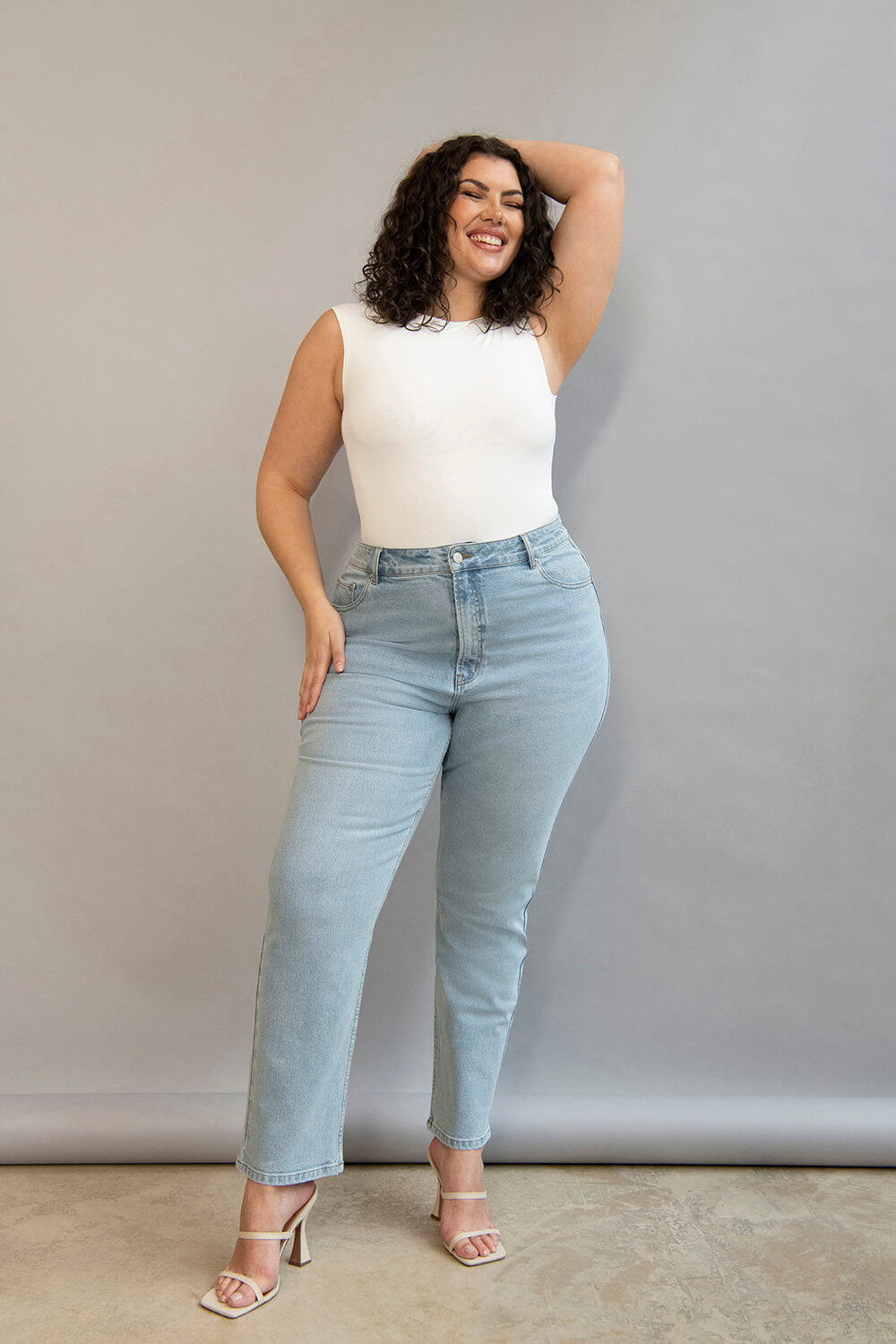 Curve Straight Jeans - Light Bleach