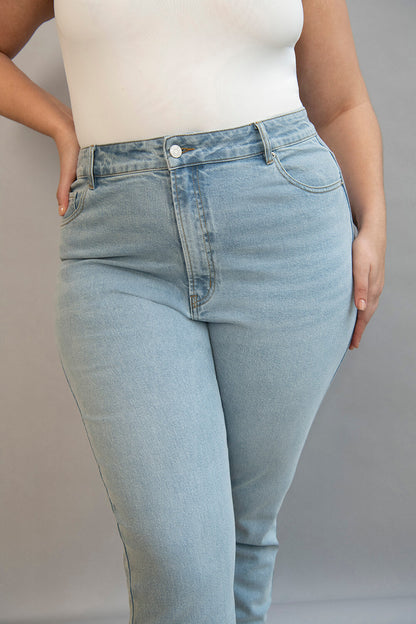 Curve Straight Jeans - Light Bleach