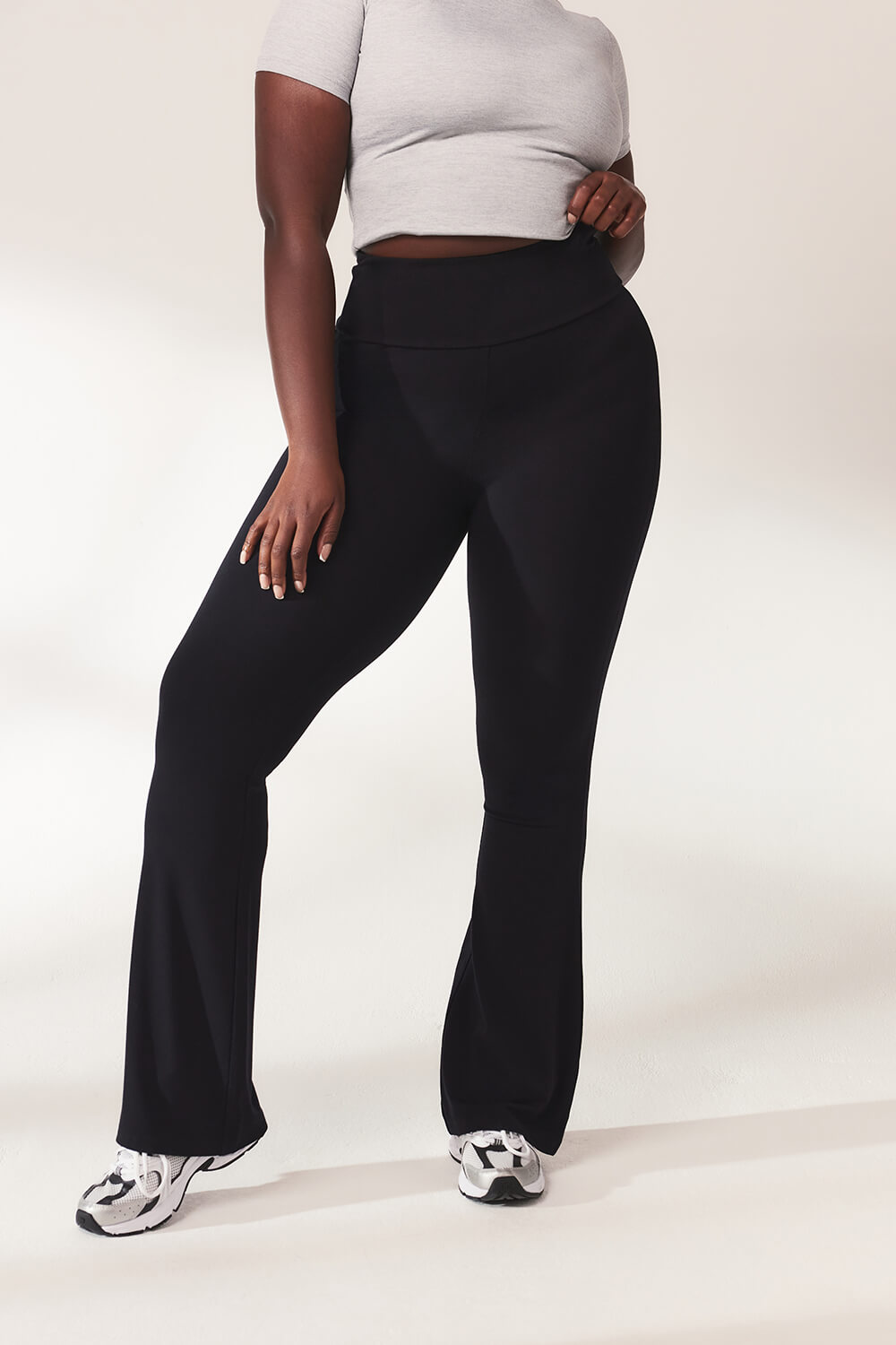 Curve BreezeFlare Lightweight High-Rise Flared Leggings – Black