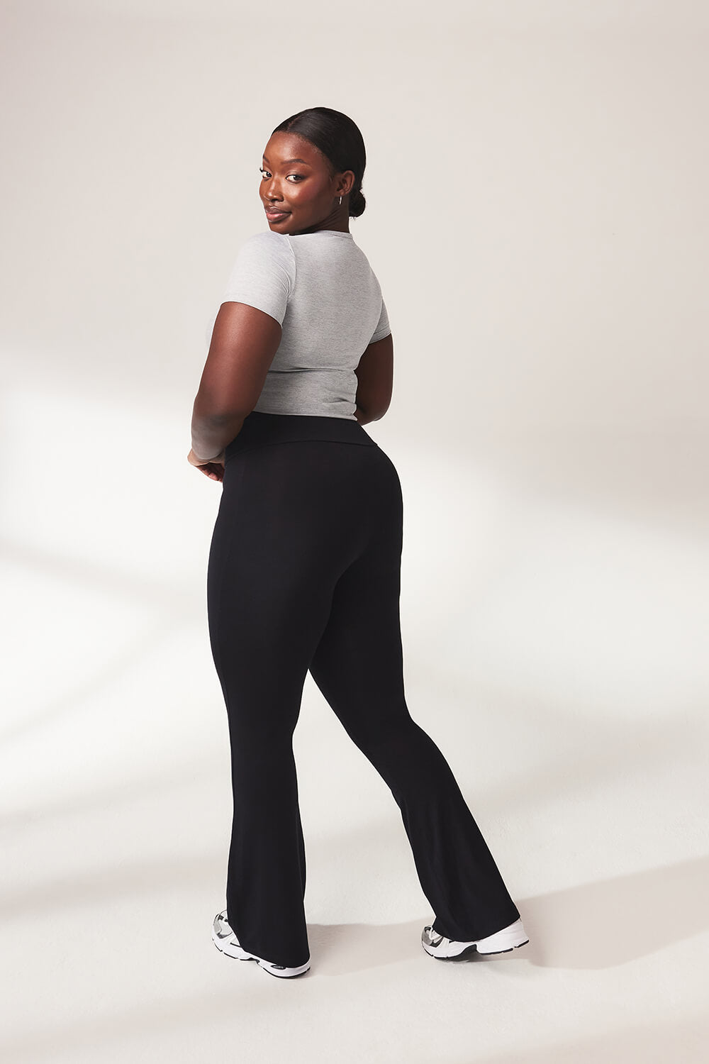 Curve BreezeFlare Lightweight High-Rise Flared Leggings – Black