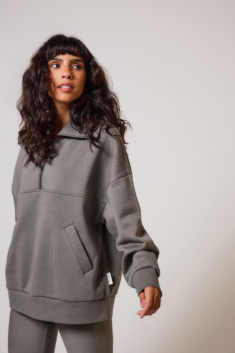 VerdantVibe Organic AllSeason Oversized Quarter-Zip Sweatshirt - Slate Green