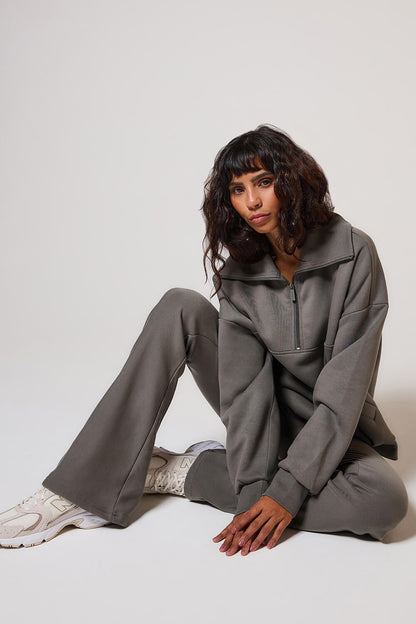 VerdantVibe Organic AllSeason Oversized Quarter-Zip Sweatshirt - Slate Green